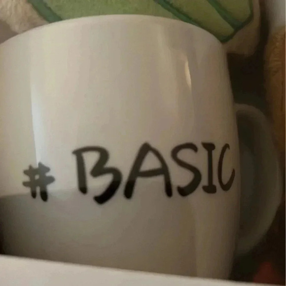 PETSHOPPE DOG TOY GIFT SET 4PC - MUG, TOYS, BOW TIE - Picture 4 of 9